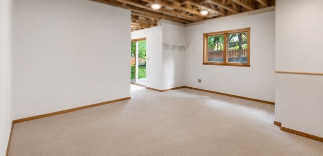 2112 Parkwood Hills Drive NE, Rochester, MN 55906