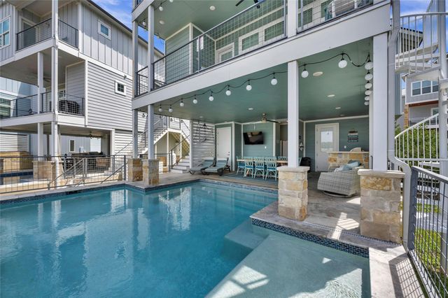 200 Marina Bluff, Kingsland, TX 78639