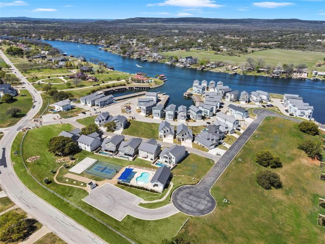 200 Marina Bluff, Kingsland, TX 78639