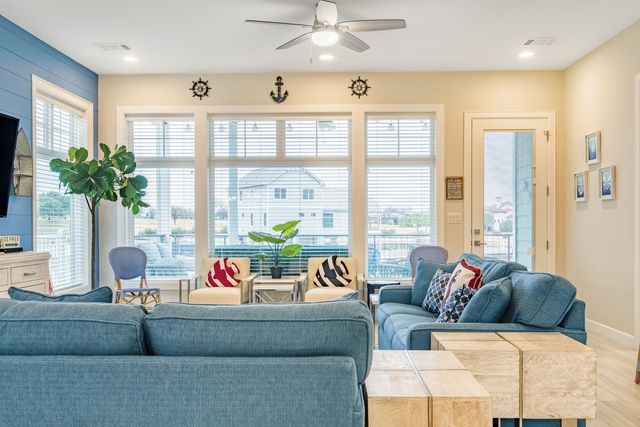 200 Marina Bluff, Kingsland, TX 78639