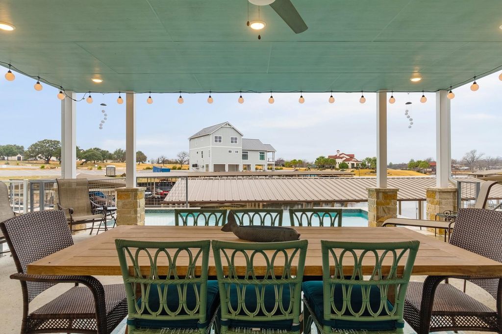 200 Marina Bluff, Kingsland, TX 78639