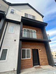 37 E VANTAGE DR, North Salt Lake, UT 84054