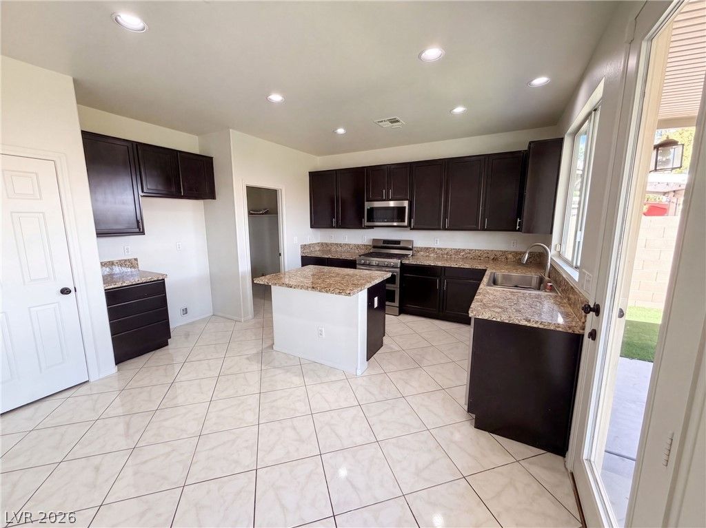7878 Mohican Canyon Street, Las Vegas, NV 89113 — photo 2