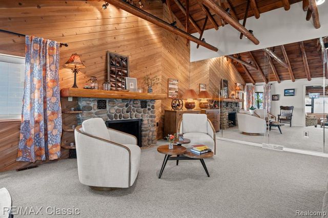 10584 Bob White Beach Boulevard, Whitmore Lake, MI 48189
