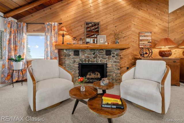10584 Bob White Beach Boulevard, Whitmore Lake, MI 48189