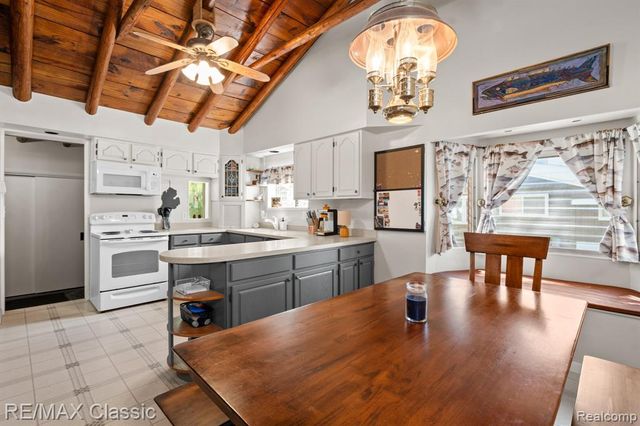 10584 Bob White Beach Boulevard, Whitmore Lake, MI 48189