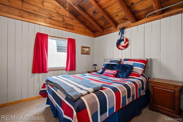 10584 Bob White Beach Boulevard, Whitmore Lake, MI 48189