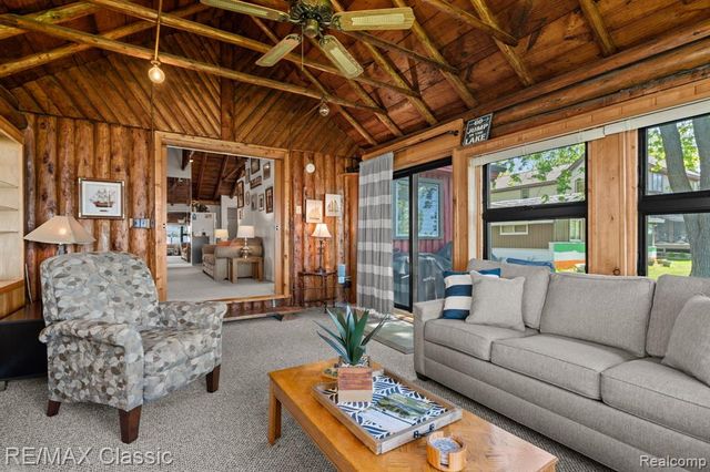 10584 Bob White Beach Boulevard, Whitmore Lake, MI 48189