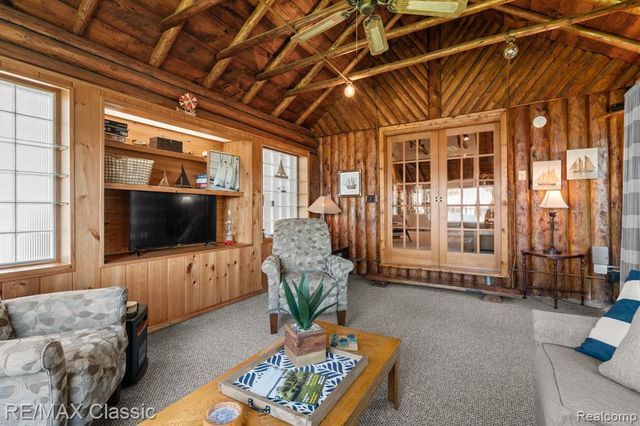 10584 Bob White Beach Boulevard, Whitmore Lake, MI 48189