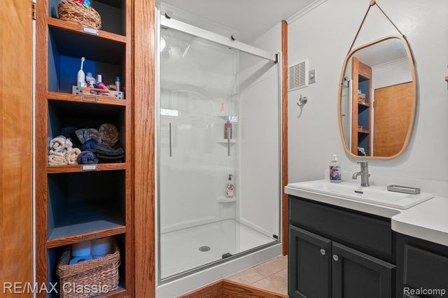 10584 Bob White Beach Boulevard, Whitmore Lake, MI 48189