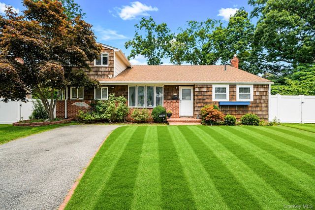 2275 Hynes Place, Bellmore, NY 11710