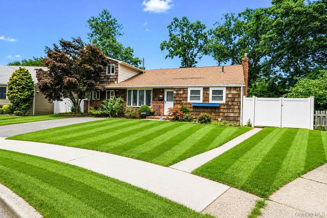 2275 Hynes Place, Bellmore, NY 11710