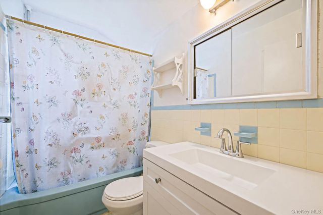 2275 Hynes Place, Bellmore, NY 11710