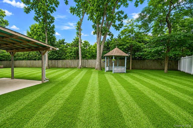 2275 Hynes Place, Bellmore, NY 11710