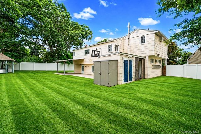 2275 Hynes Place, Bellmore, NY 11710