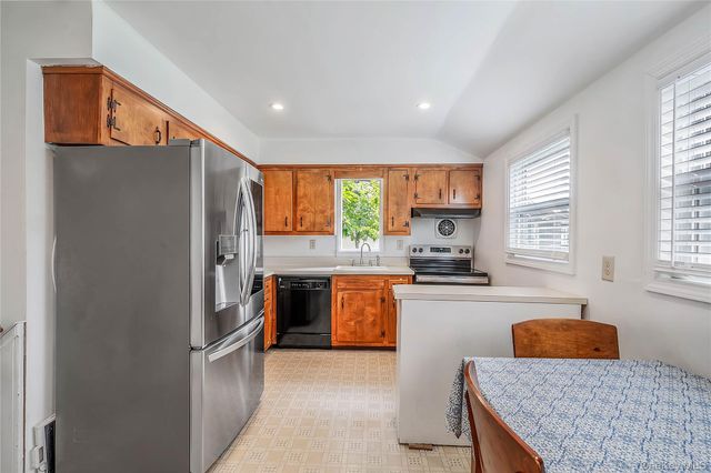 2275 Hynes Place, Bellmore, NY 11710