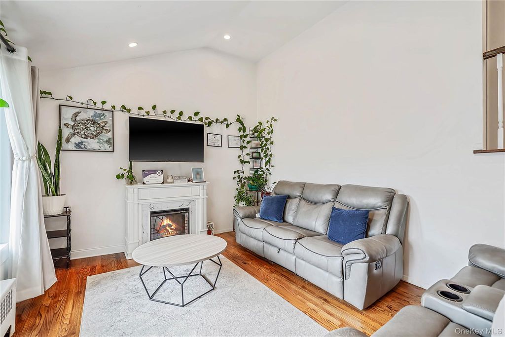 2275 Hynes Place, Bellmore, NY 11710 — photo 5