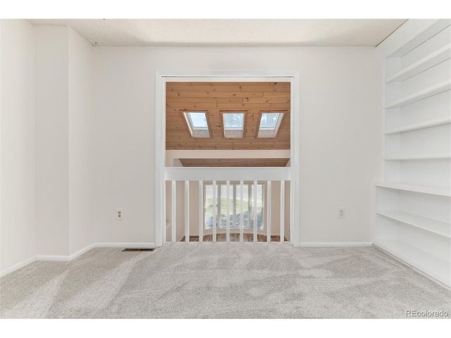 8145 S Syracuse St, Centennial, CO 80112