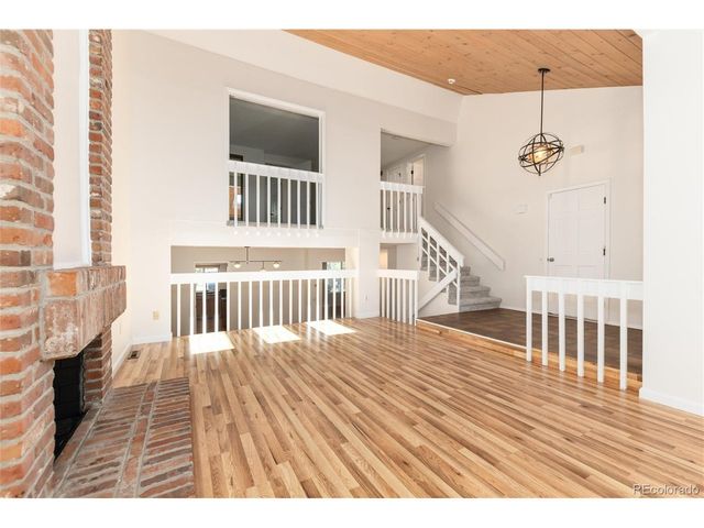 8145 S Syracuse St, Centennial, CO 80112