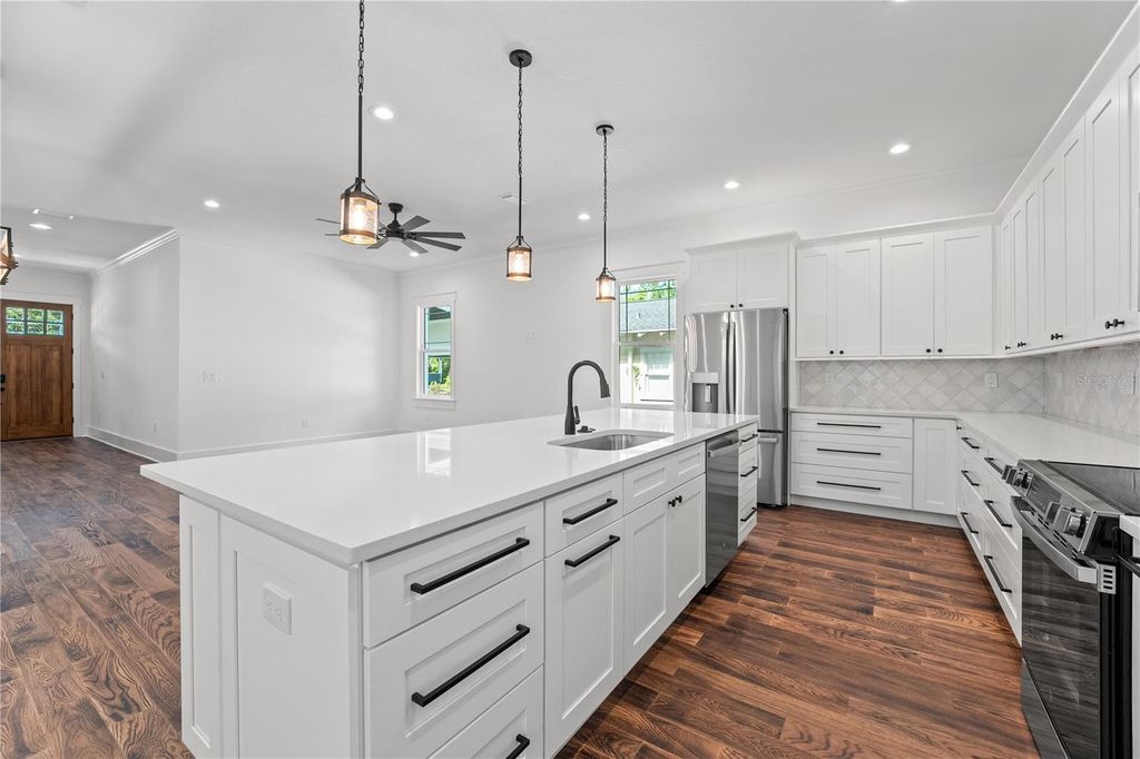 Image 16 of property listing at 115 W HIAWATHA STREET 1/2, Tampa, FL 33604