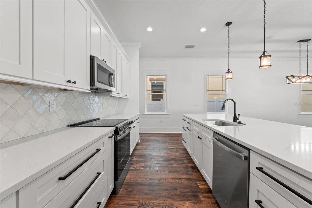 Image 18 of property listing at 115 W HIAWATHA STREET 1/2, Tampa, FL 33604