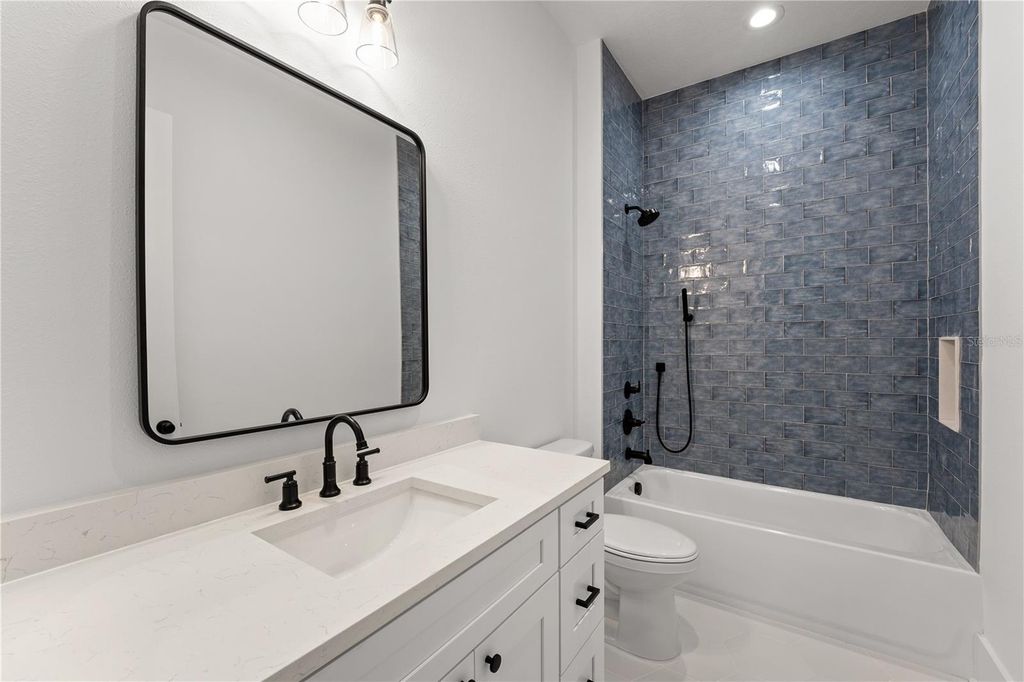 Image 21 of property listing at 115 W HIAWATHA STREET 1/2, Tampa, FL 33604