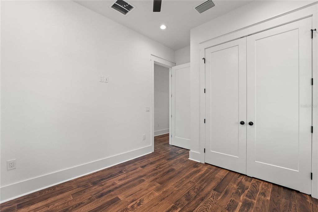 Image 24 of property listing at 115 W HIAWATHA STREET 1/2, Tampa, FL 33604