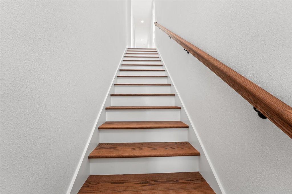 Image 25 of property listing at 115 W HIAWATHA STREET 1/2, Tampa, FL 33604