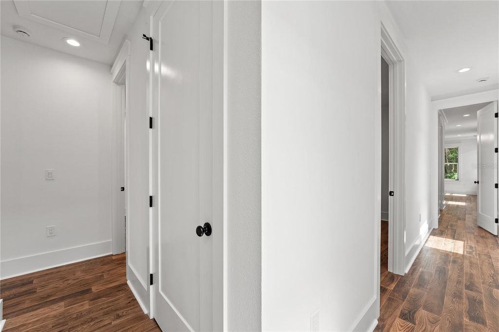 Image 26 of property listing at 115 W HIAWATHA STREET 1/2, Tampa, FL 33604