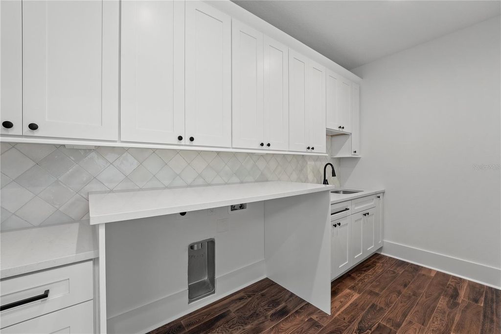 Image 34 of property listing at 115 W HIAWATHA STREET 1/2, Tampa, FL 33604