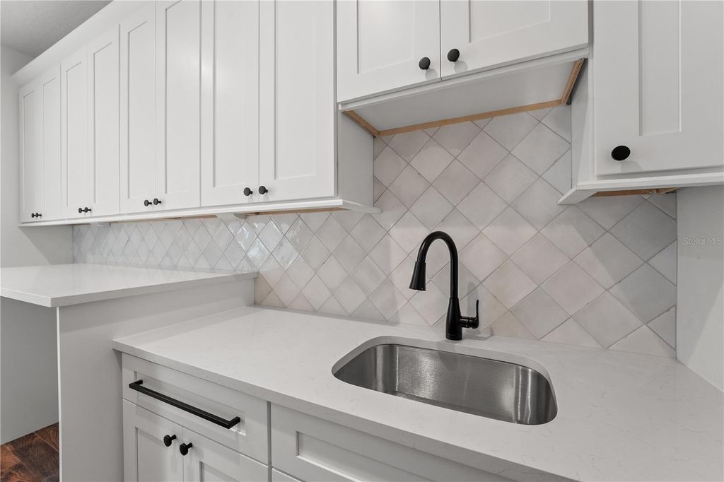 Image 35 of property listing at 115 W HIAWATHA STREET 1/2, Tampa, FL 33604