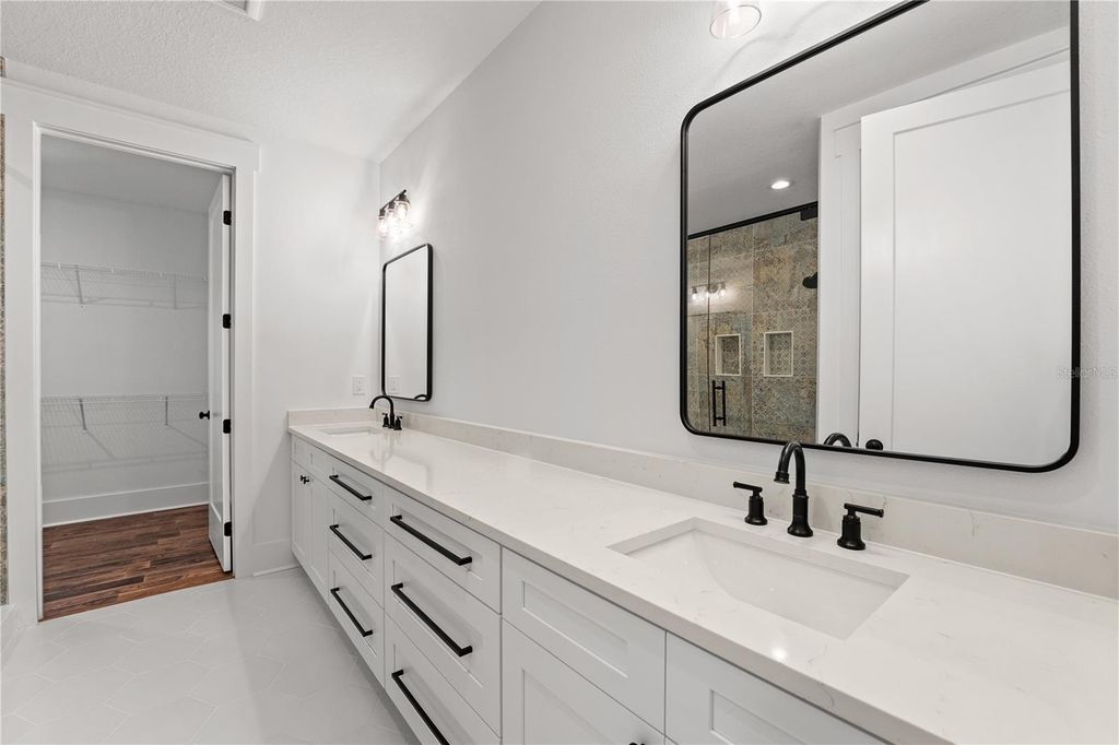 Image 38 of property listing at 115 W HIAWATHA STREET 1/2, Tampa, FL 33604