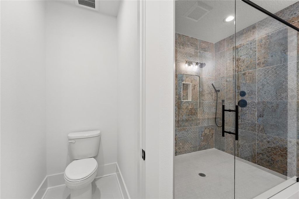 Image 41 of property listing at 115 W HIAWATHA STREET 1/2, Tampa, FL 33604