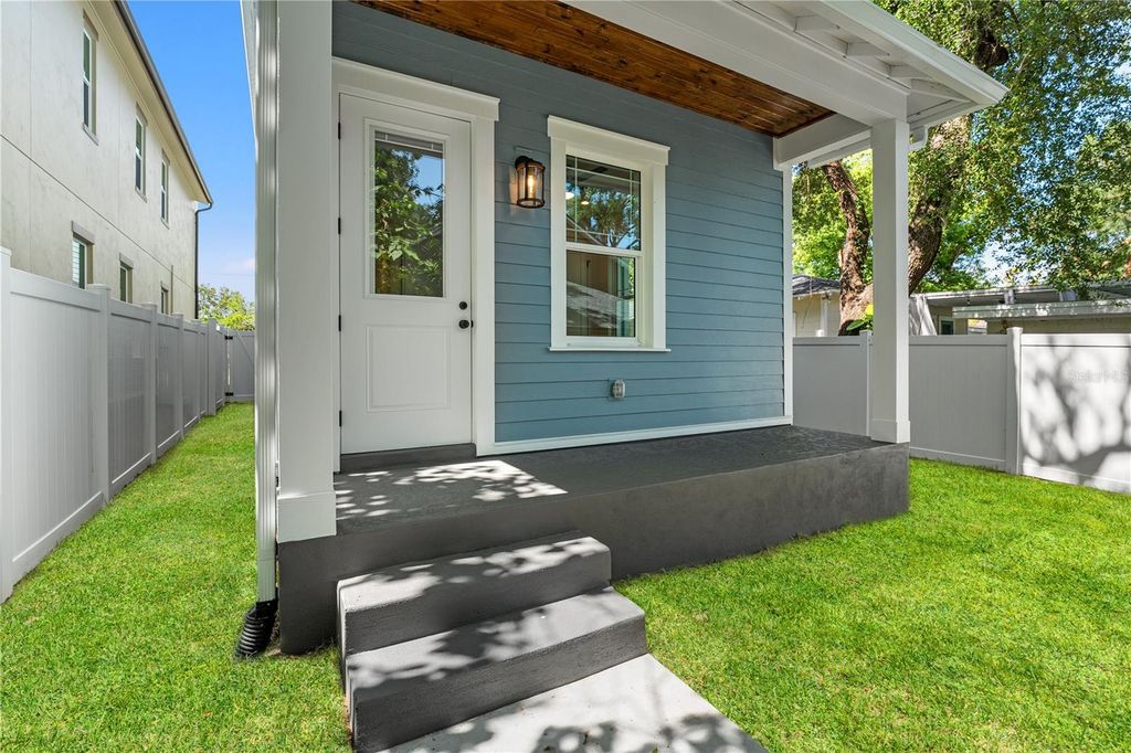 Image 47 of property listing at 115 W HIAWATHA STREET 1/2, Tampa, FL 33604