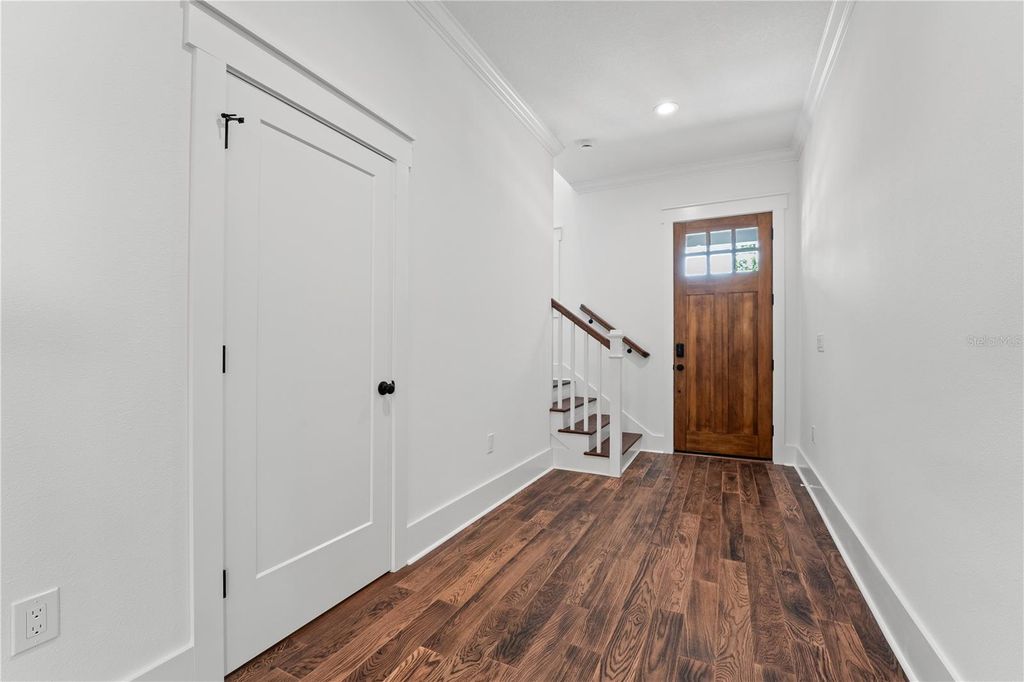 Image 9 of property listing at 115 W HIAWATHA STREET 1/2, Tampa, FL 33604