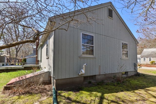 43 Meadowspring Dr, Dennis, MA 02660