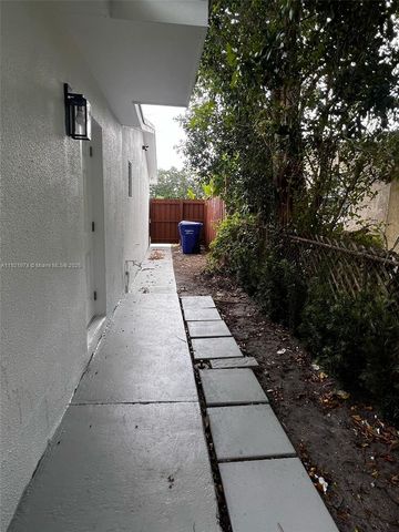 6761 Sheridan St, Hollywood, FL 33024