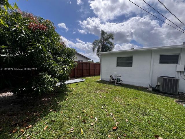 6761 Sheridan St, Hollywood, FL 33024