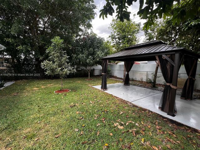 6761 Sheridan St, Hollywood, FL 33024