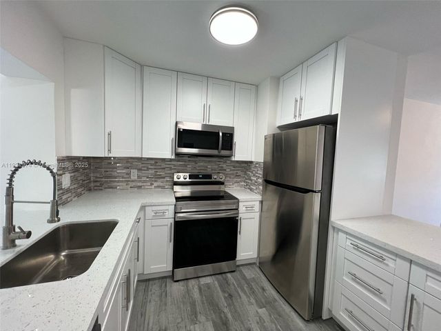 6761 Sheridan St, Hollywood, FL 33024