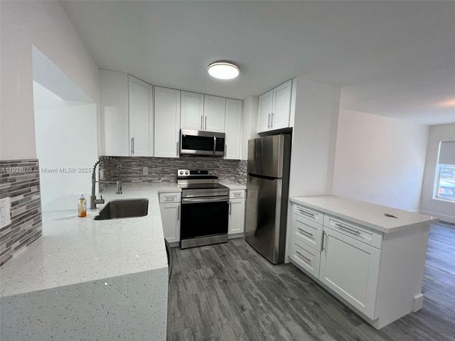 6761 Sheridan St, Hollywood, FL 33024