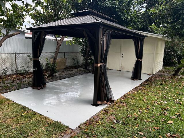 6761 Sheridan St, Hollywood, FL 33024