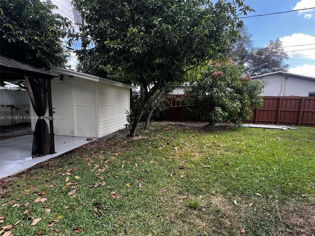 6761 Sheridan St, Hollywood, FL 33024