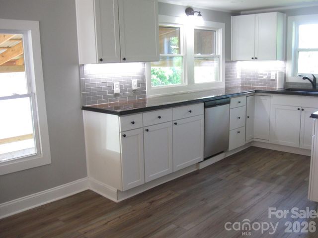 406 realty Street, Lenoir, NC 28645