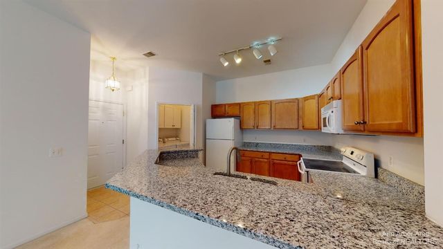 2802 S Knightsbridge Circle, Ann Arbor, MI 48105