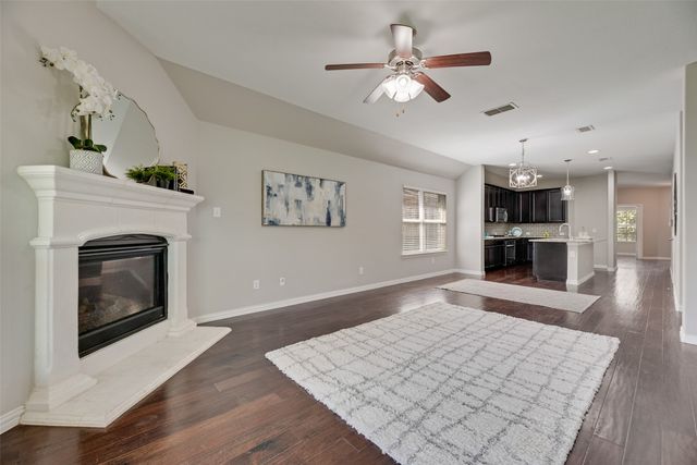 1821 Ridge Creek Lane, Aubrey, TX 76227