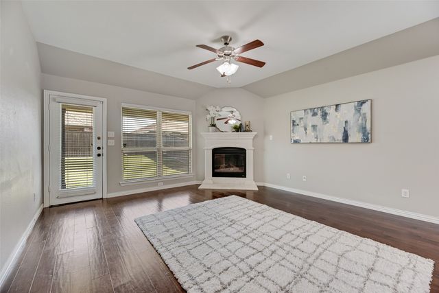 1821 Ridge Creek Lane, Aubrey, TX 76227