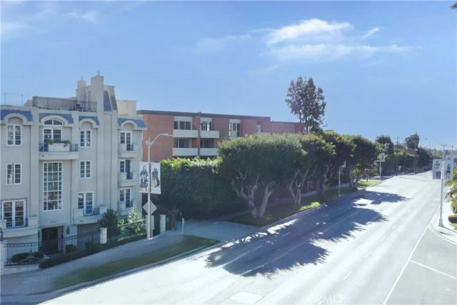 11750 W Sunset Boulevard 214, Los Angeles, CA 90049