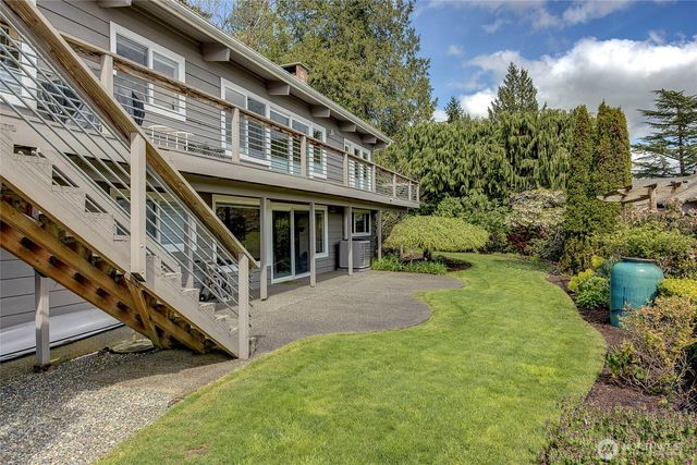 6924 96th Avenue SE, Mercer Island, WA 98040