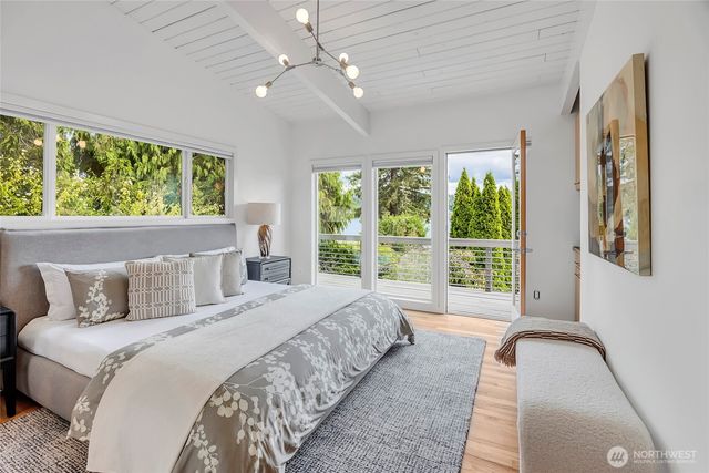 6924 96th Avenue SE, Mercer Island, WA 98040